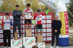 Podio OPEN F con campione provinciale